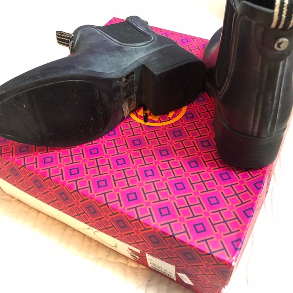 Tory Burch Classic Rain Boots - Picture 5 of 6